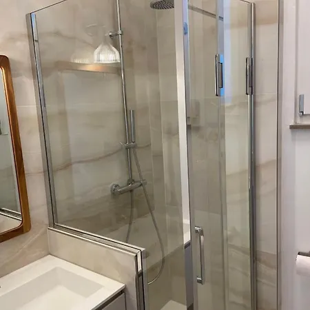 Pogri House Unita Trieszt