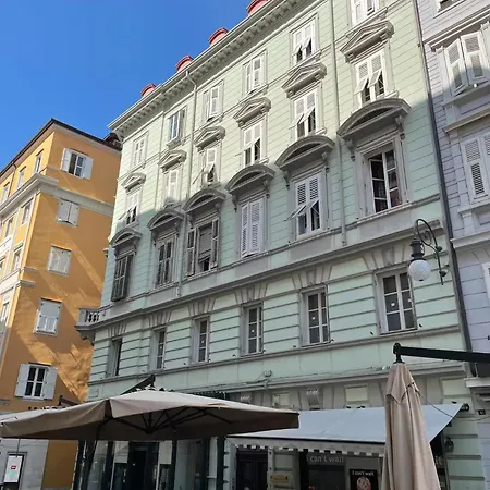 Pogri House Unita Terst