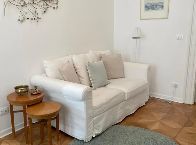 Pogri House Unità * Trieste