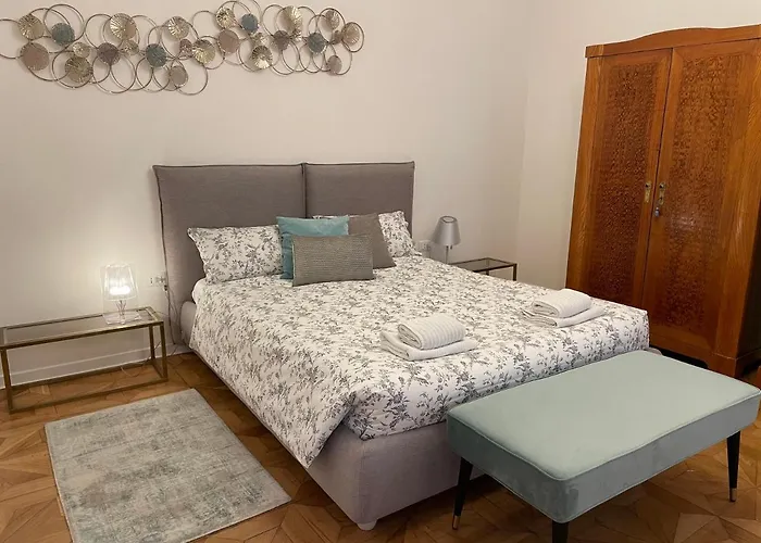 Pogri House Unità * Trieste