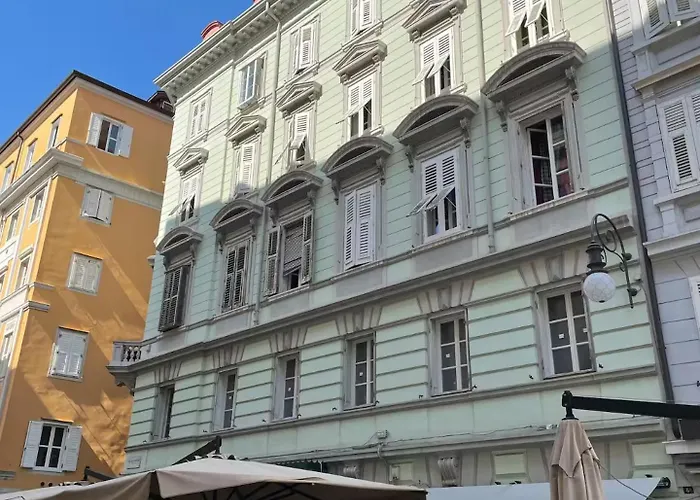 Pogri House Unità Trieste